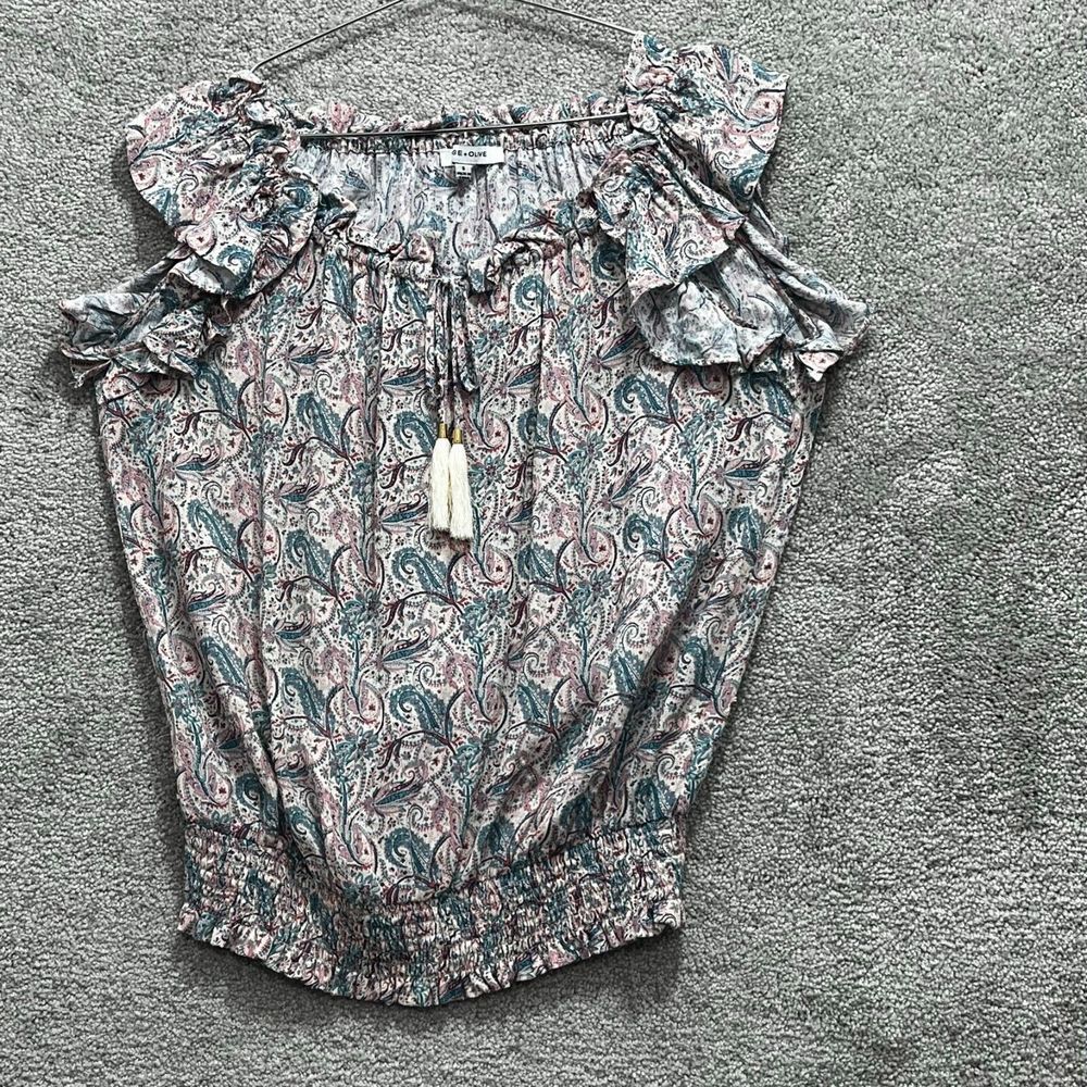 Rose Olive Shirt Women's Small White Floral Layona Ruffle Sleeveless Pullover